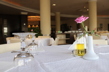 Thobacts Hotel Tripoli restaurant