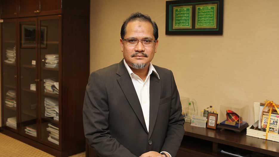 Haji Azlan MD Alifiah, General Manager of PKNS