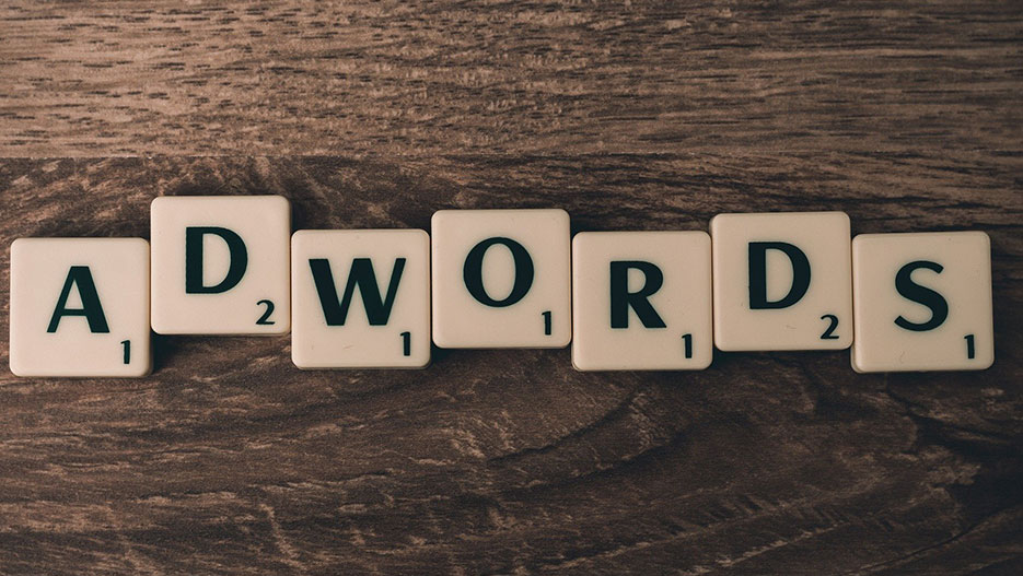 Online Reputation Management: Pros and Cons of Using Google AdWords